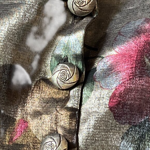 LAS & POLLA Blouse Sz *Large Silky Fabric Beautiful Buttons Long Sleeves Floral - Picture 7 of 13